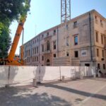 Un anno di vette, successi e traguardi importanti 1 Padova - Palazzo Foscarini | Il team montatori ha messo in opera la gru del cantiere per i lavori di restauro di Palazzo Foscarini, in Piazza Eremitani a Padova. Ospiterà la nuova sede del Conservatorio Pollini e uffici.